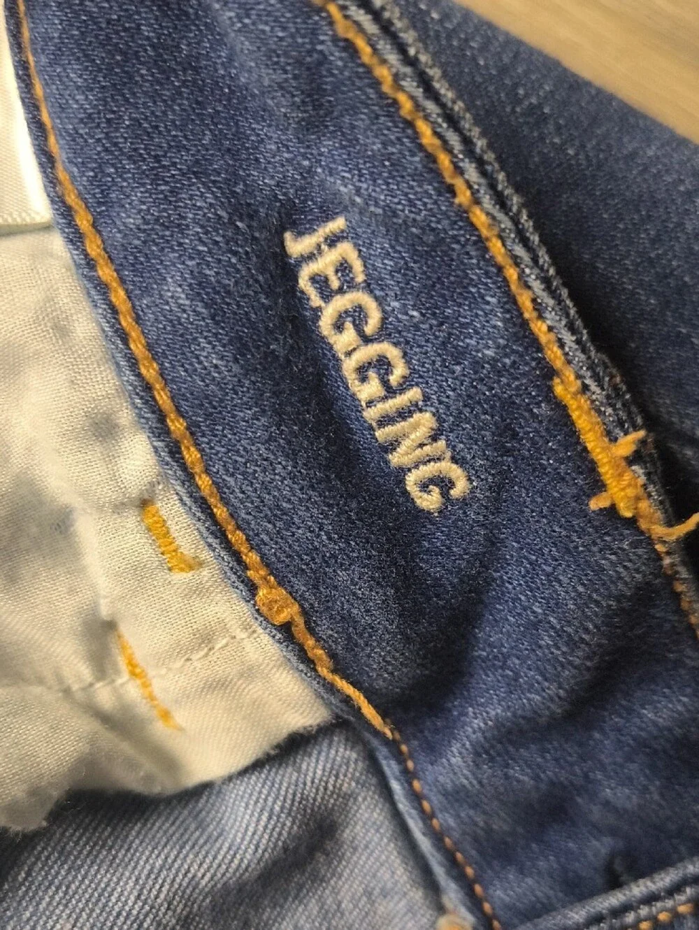 Jegging Stretch w/31" Inseam American Eagle Women's Size 14 Jeans 842 - Picture 4 of 8